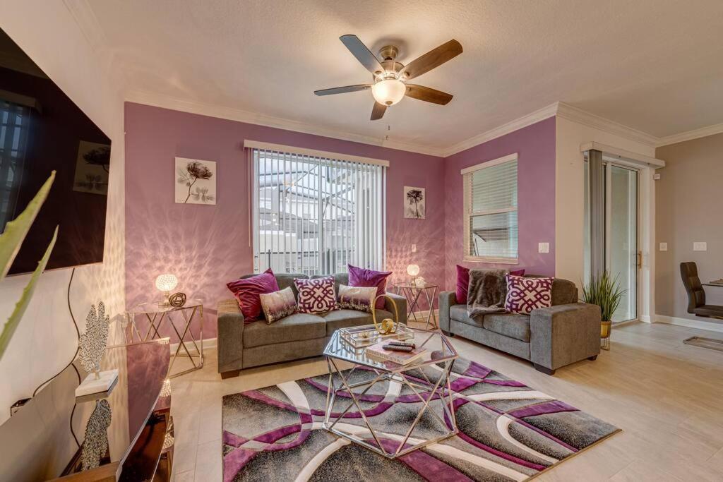 Newly Listed Townhouse Storey Lake, Free Waterpark キシミー エクステリア 写真