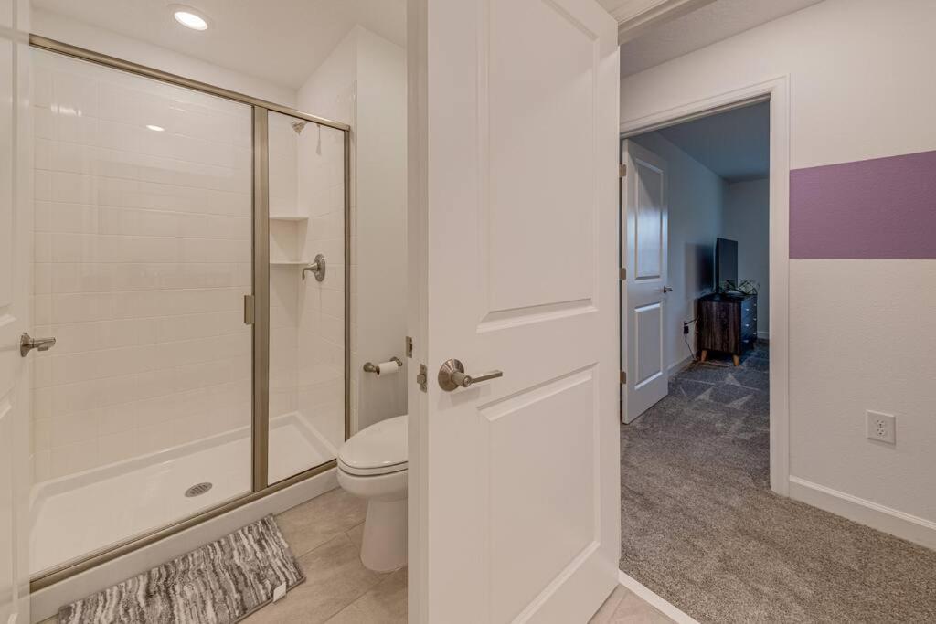 Newly Listed Townhouse Storey Lake, Free Waterpark キシミー エクステリア 写真