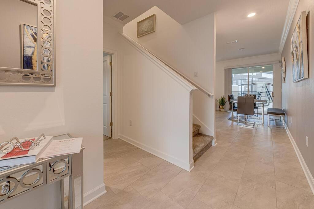 Newly Listed Townhouse Storey Lake, Free Waterpark キシミー エクステリア 写真