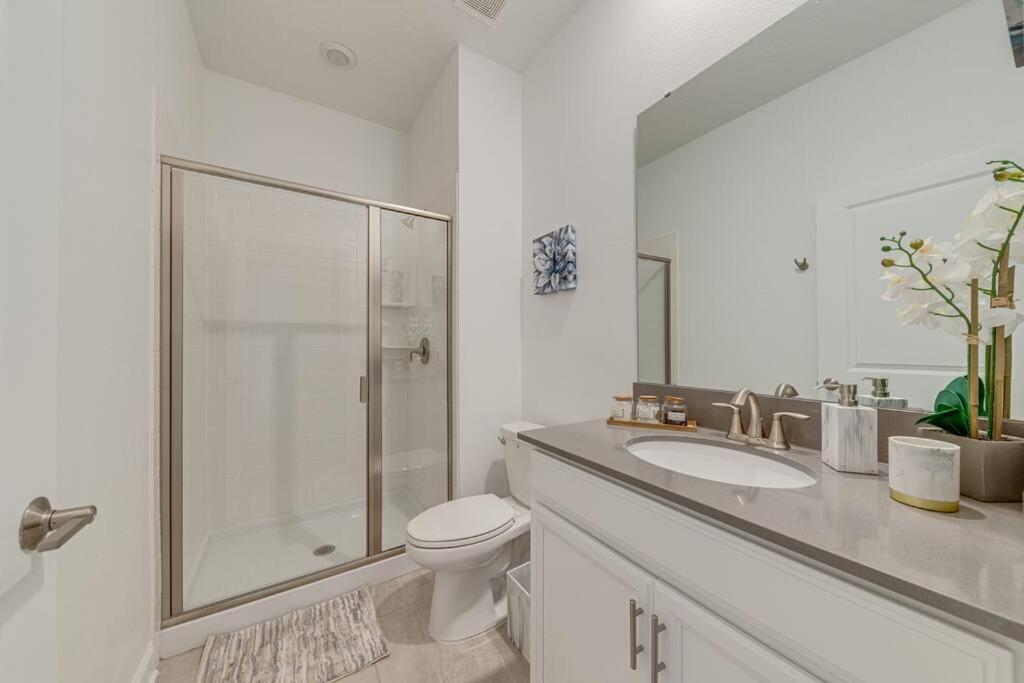 Newly Listed Townhouse Storey Lake, Free Waterpark キシミー エクステリア 写真