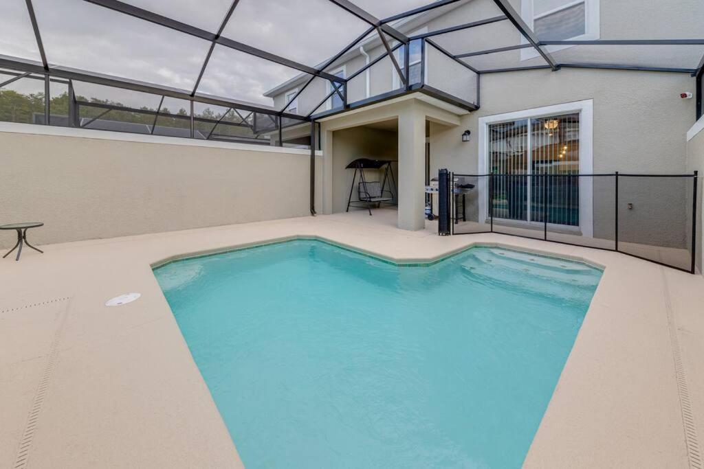 Newly Listed Townhouse Storey Lake, Free Waterpark キシミー エクステリア 写真