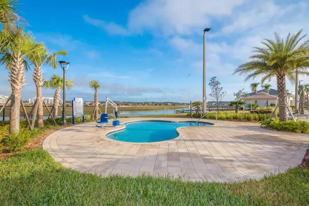 Newly Listed Townhouse Storey Lake, Free Waterpark キシミー エクステリア 写真