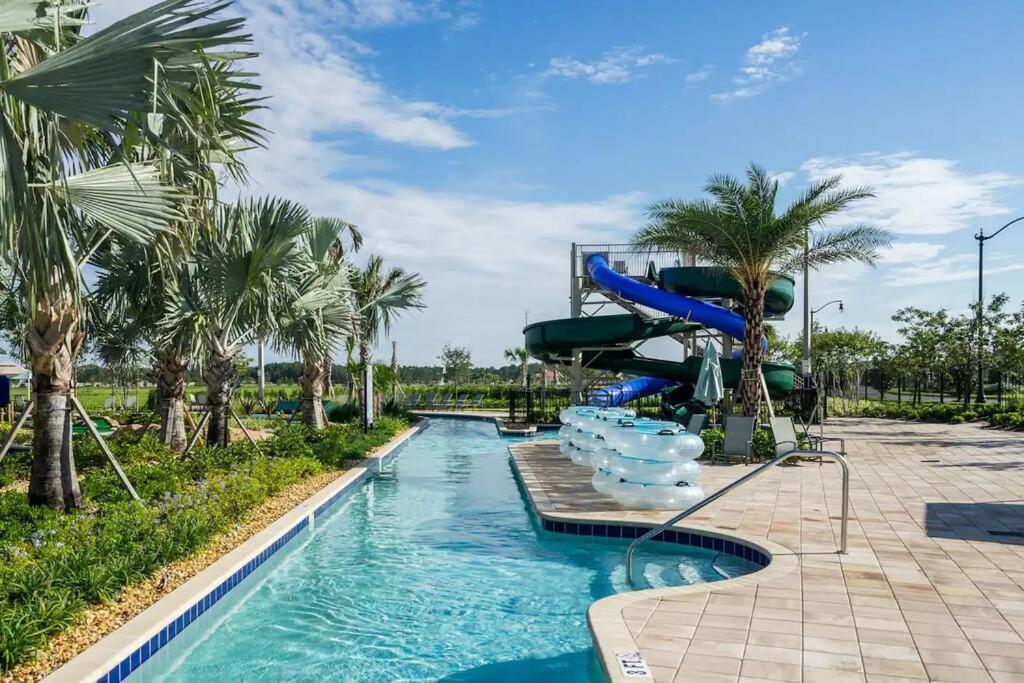 Newly Listed Townhouse Storey Lake, Free Waterpark キシミー エクステリア 写真