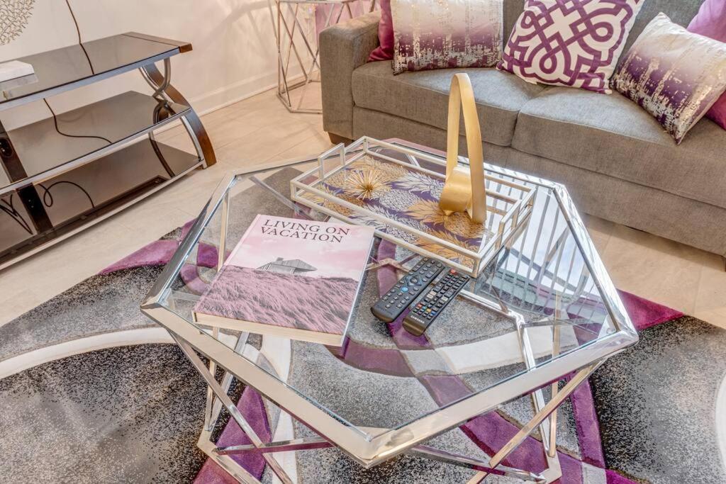 Newly Listed Townhouse Storey Lake, Free Waterpark キシミー エクステリア 写真