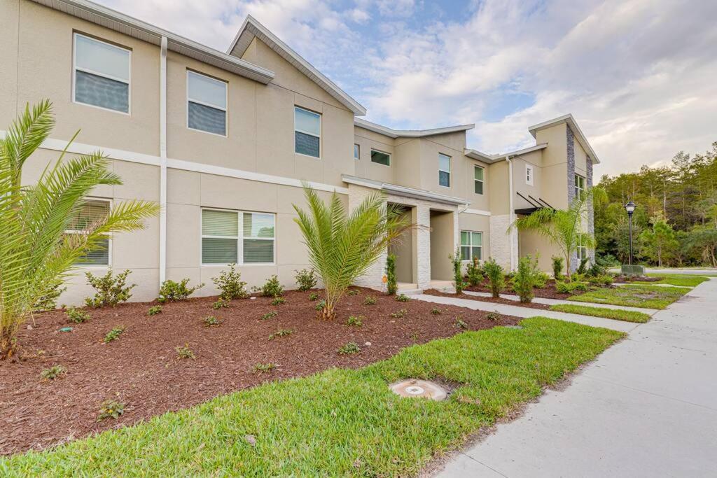 Newly Listed Townhouse Storey Lake, Free Waterpark キシミー エクステリア 写真