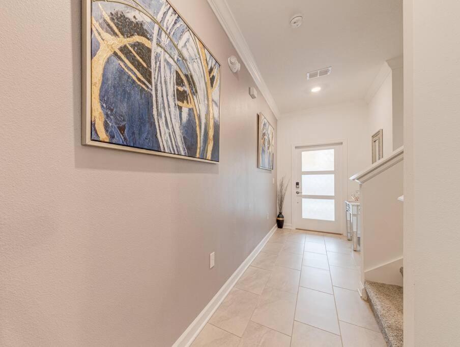 Newly Listed Townhouse Storey Lake, Free Waterpark キシミー エクステリア 写真